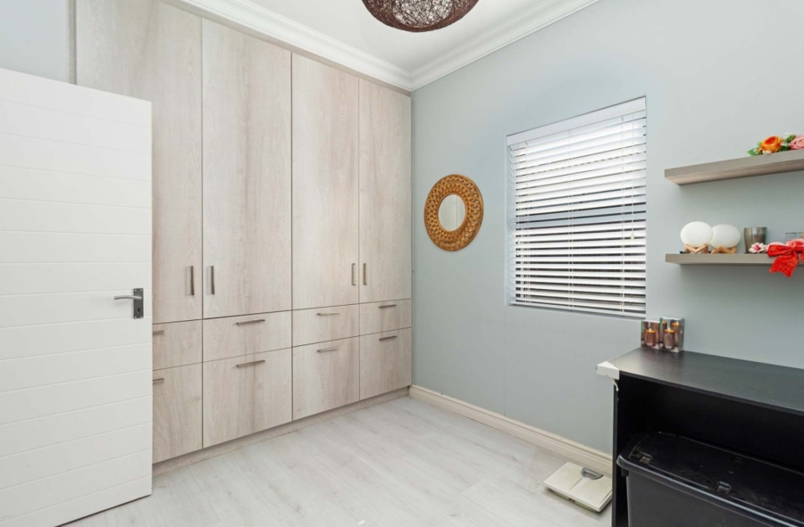 3 Bedroom Property for Sale in Parklands North Western Cape